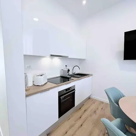 New Design Studio Kingsize Bed * Пула