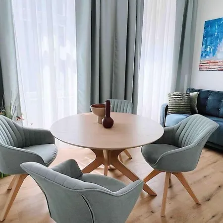 New Design Studio Kingsize Bed 아파트 *