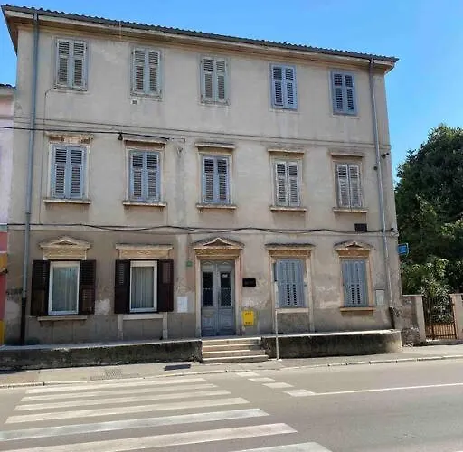 New Design Studio Kingsize Bed 아파트 *